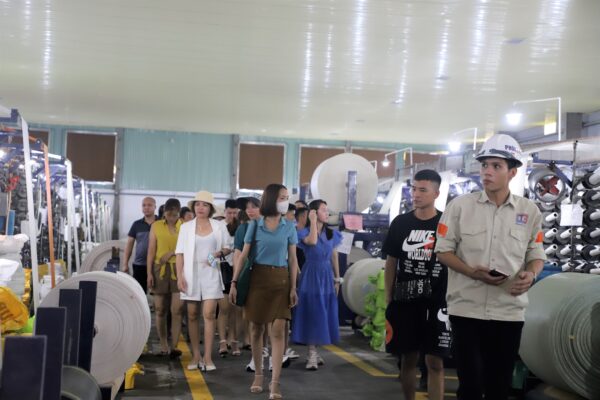 Thuận Đức đón tiếp đoàn đối tác, khách hàng vải PP không dệt tham quan các nhà máy tại Hưng Yên 6